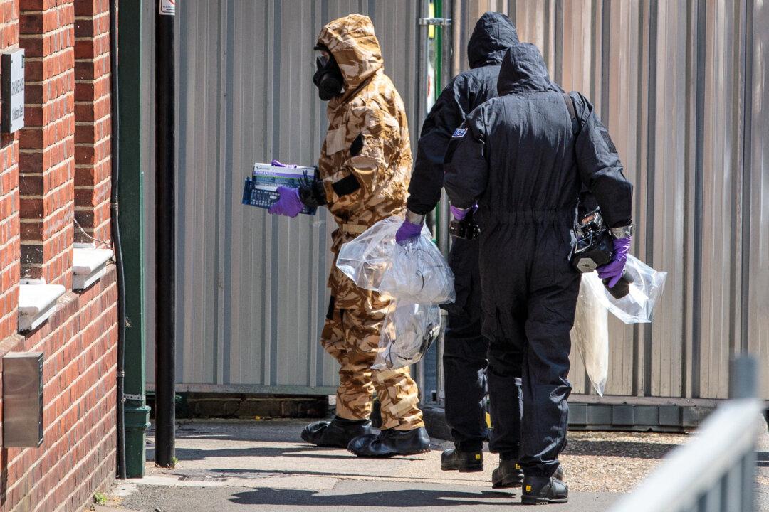 Enough Novichok in Perfume Bottle to Kill Thousands of People, Inquiry Hears