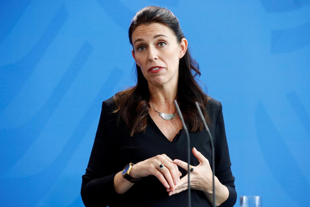 Challenges Grow for New Zealand PM Ardern as Communications Minister Resigns