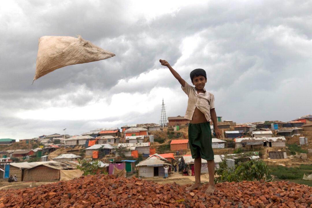 Life in Camps a Struggle for Rohingya