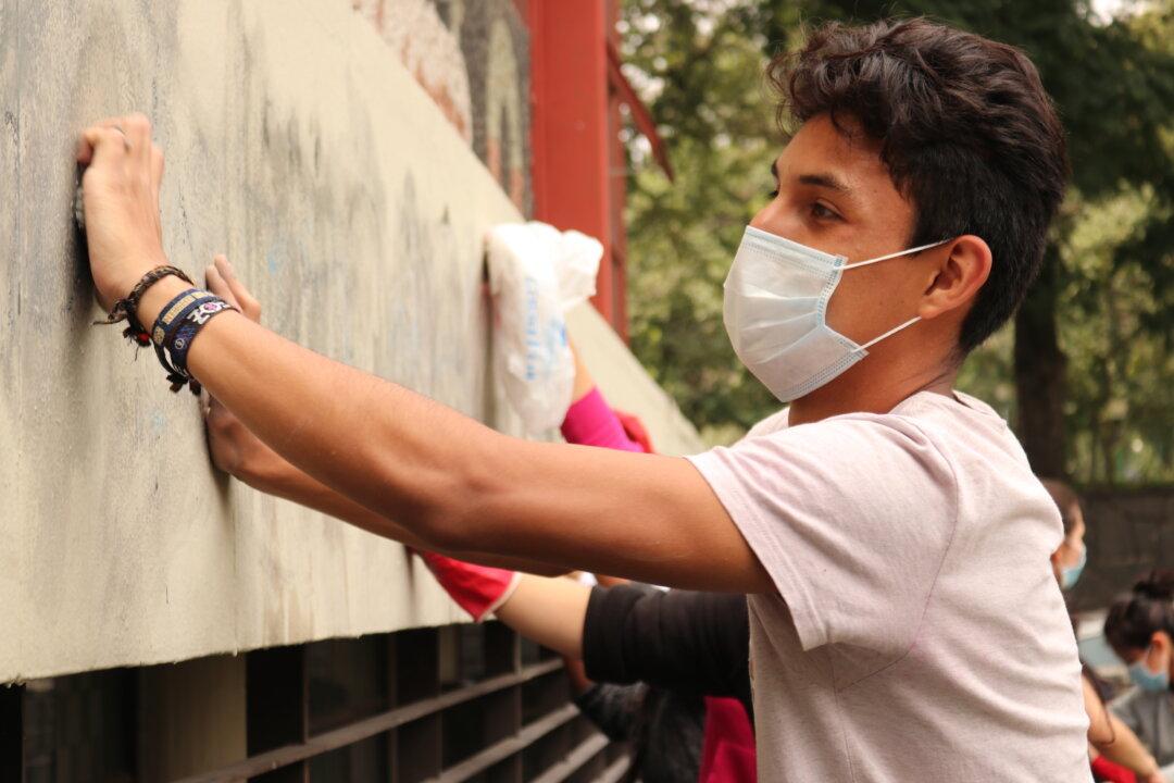 Mexican University Students Protest Violence by Thugs on Campus