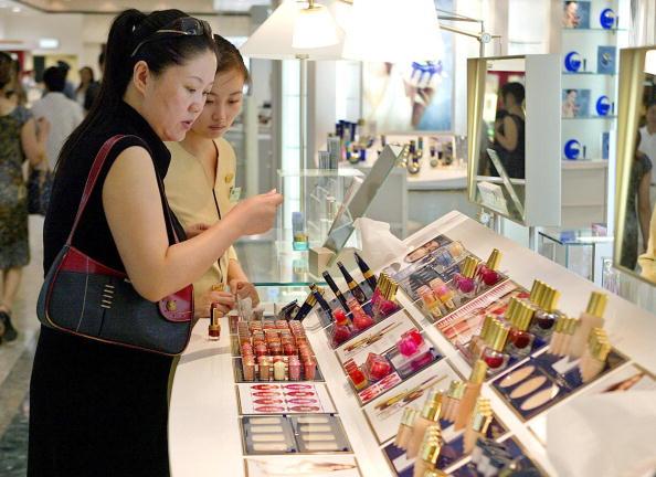 Chinese Media Exposes Tricks of the Trade for Cosmetics Counterfeiters