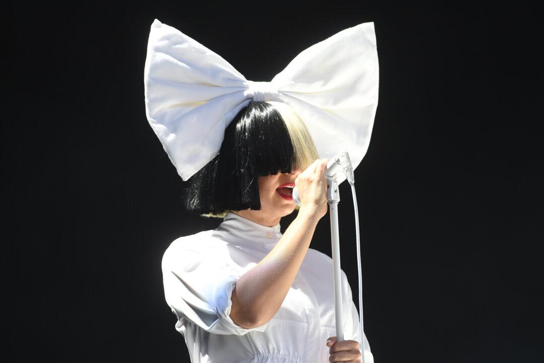 Singer Sia’s 8-year Sobriety Commemoration Echoed by Fans and Followers