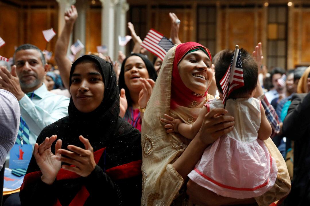 US Foreign-Born Population Reaches Record High of Nearly 50 Million: Study