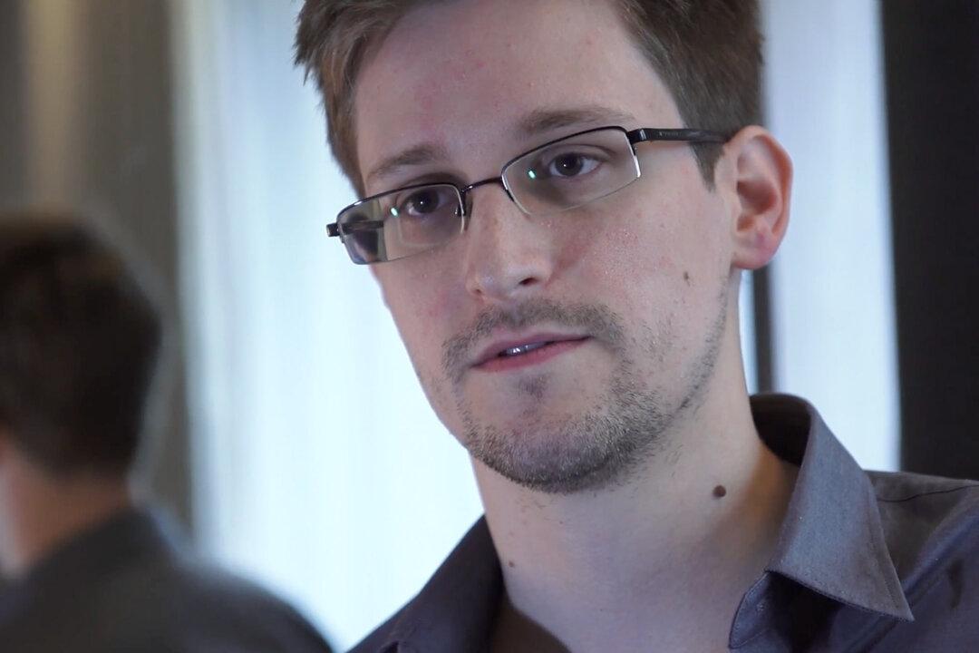 Federal Judge Rules US Entitled to $5.2 Million in Edward Snowden’s Book Earnings