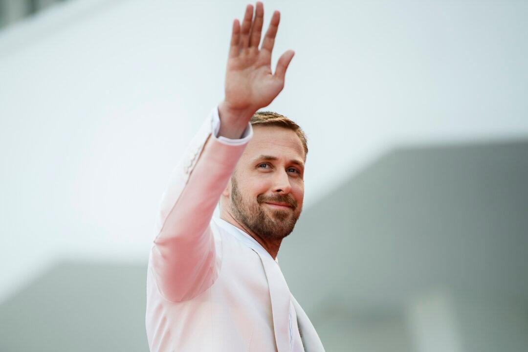 Ryan Gosling Finally Visits Cafe After Its Cardboard Cutout Campaign During TIFF