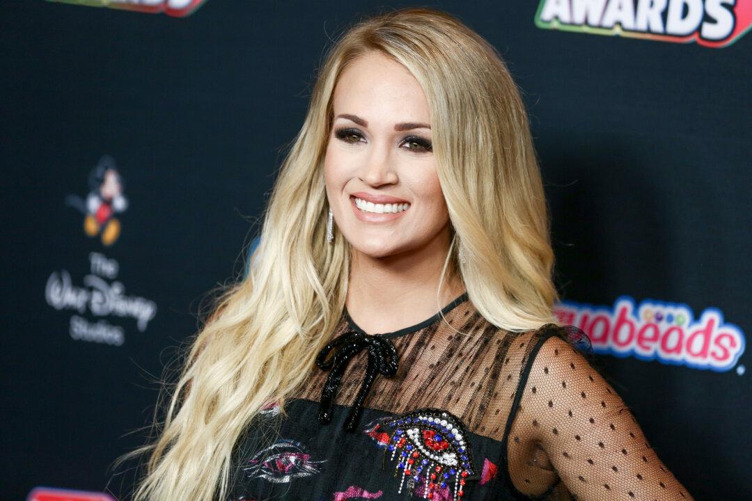 Carrie Underwood, Family Unharmed After Tennessee Home Catches Fire