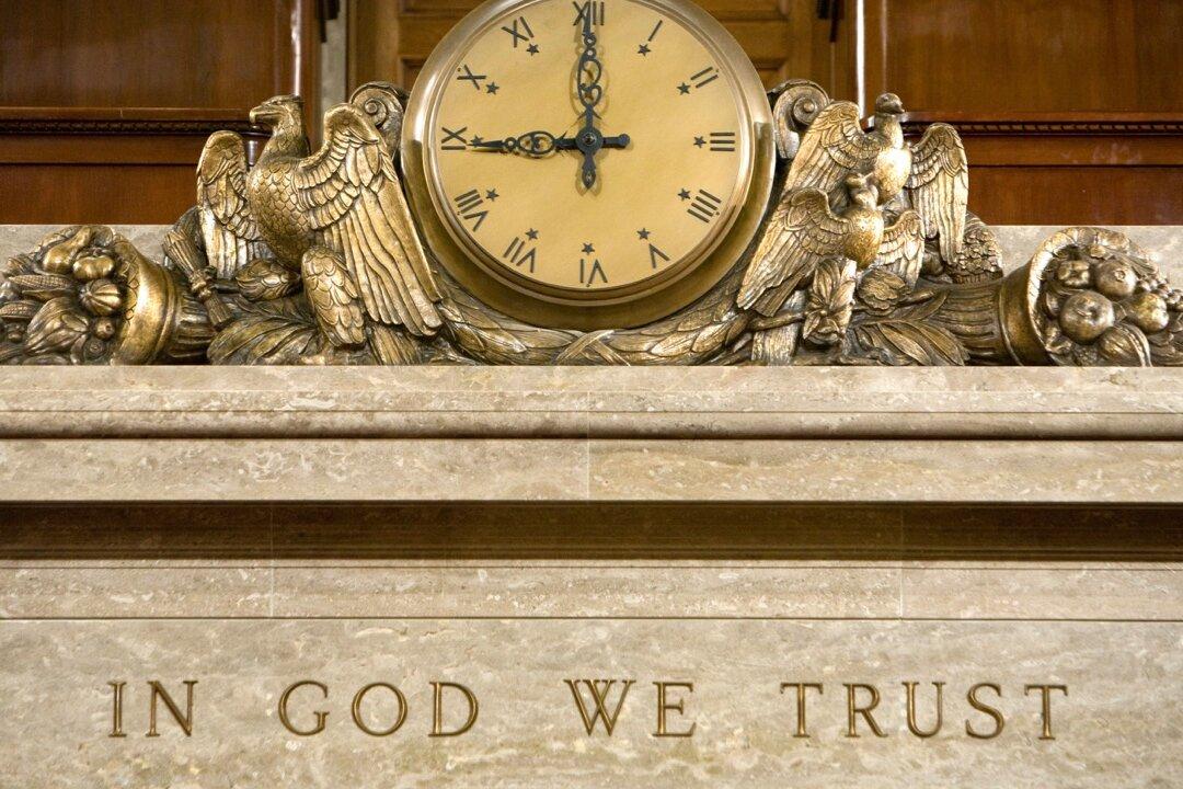 ‘In God We Trust’ Signs Returning to More and More Public Schools and Spaces