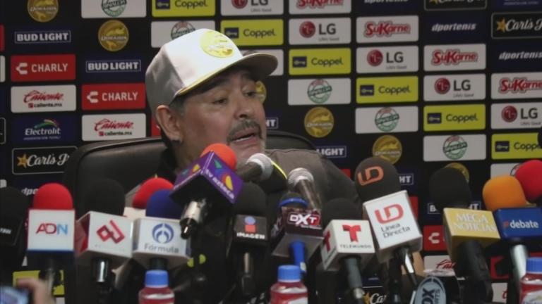 Mexicans Welcome Soccer Legend Maradona with Mixed Feelings