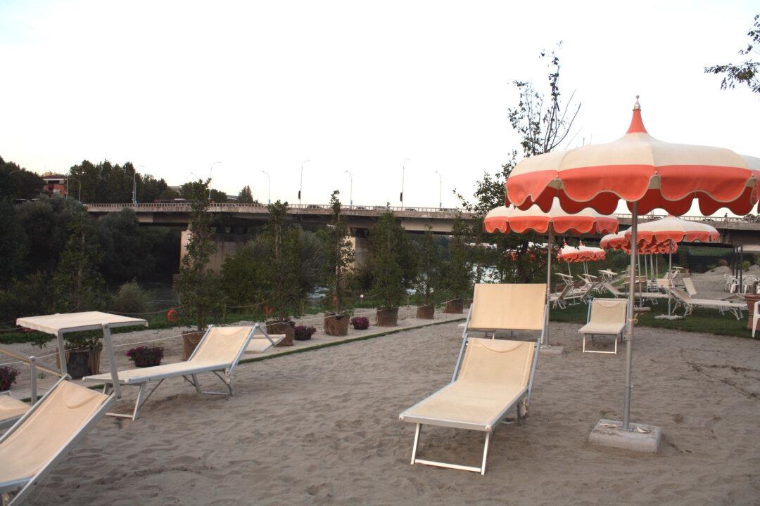 Rome’s Promised Artificial Riverside Beach Opens After Delays; Faces Criticism