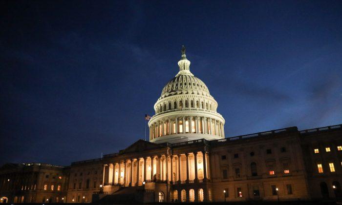 Economic Message Vital for Republicans’ Hold on Congress, Experts Say