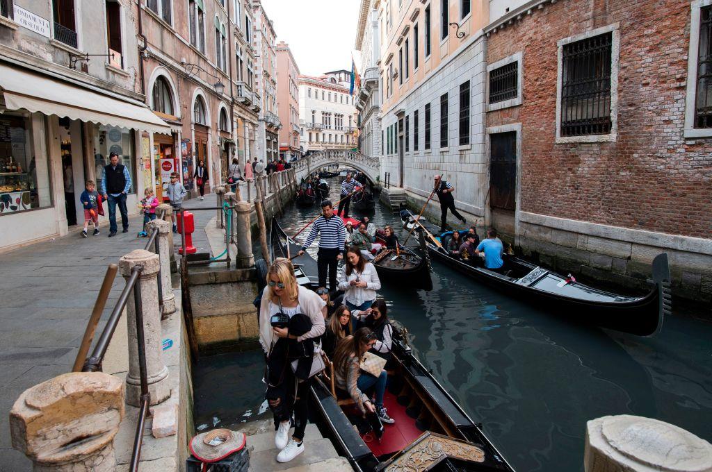 Tourists in Venice May Not Be Allowed to Sit Down Under New Rules