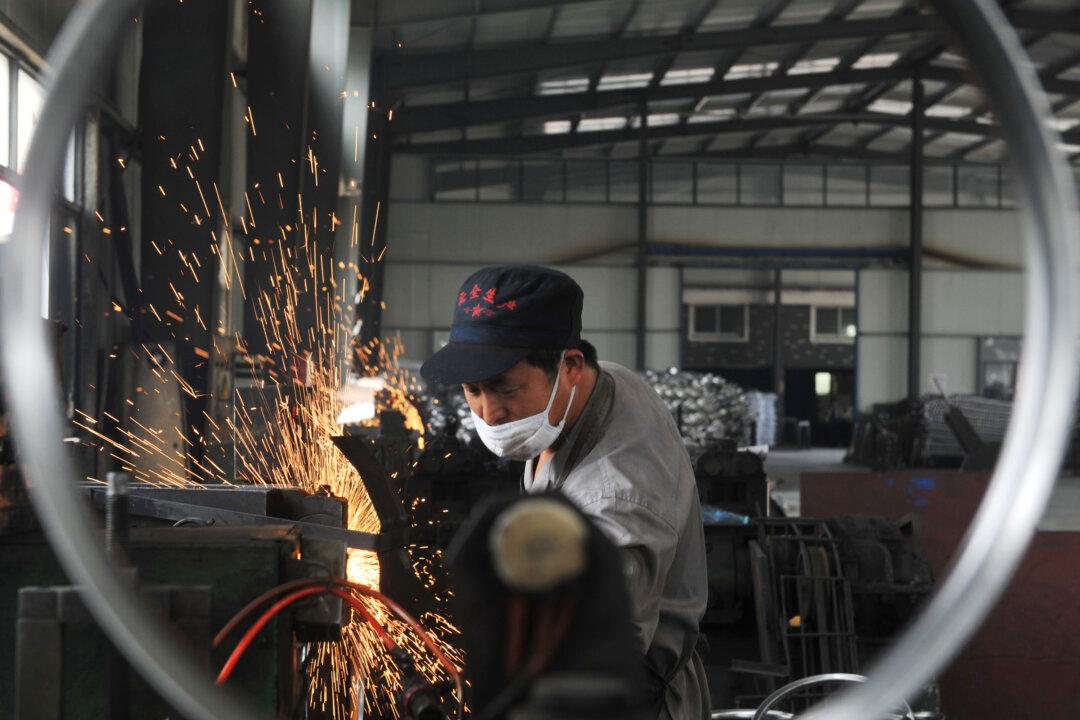 China Could Repeat 2015’s Economic Shock, Report Finds