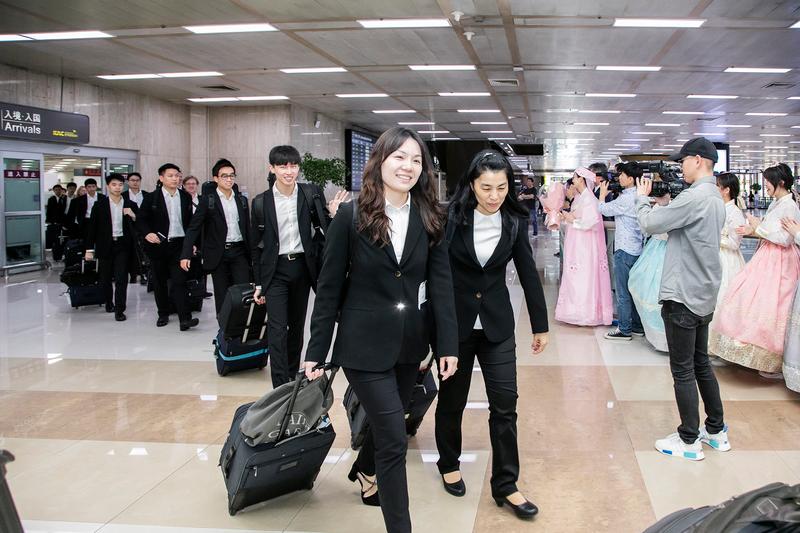 Shen Yun Symphony Orchestra Arrives in South Korea