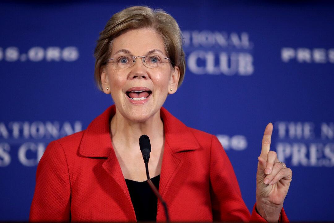 Presidential Hopeful Elizabeth Warren Pushes to Abolish Electoral College