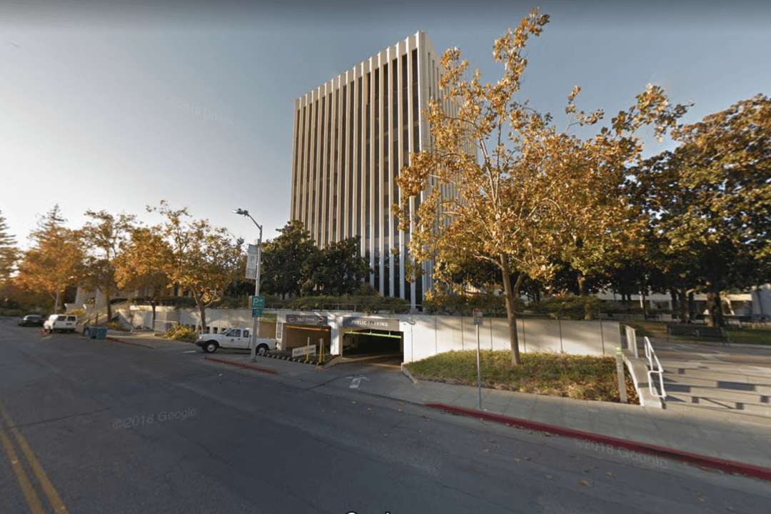 Former Yahoo CEO Asks for Membership-Based Club