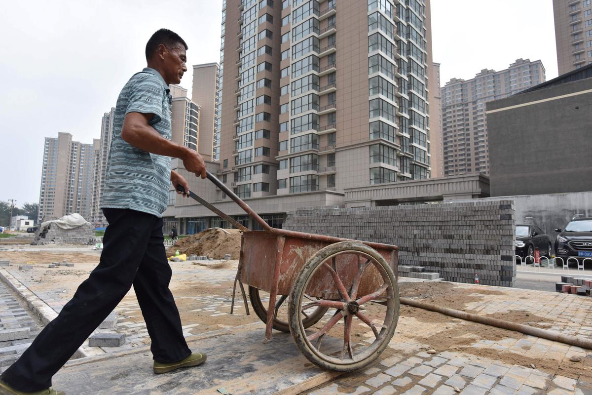 Beijing Walks Tightrope on Domestic Housing Market