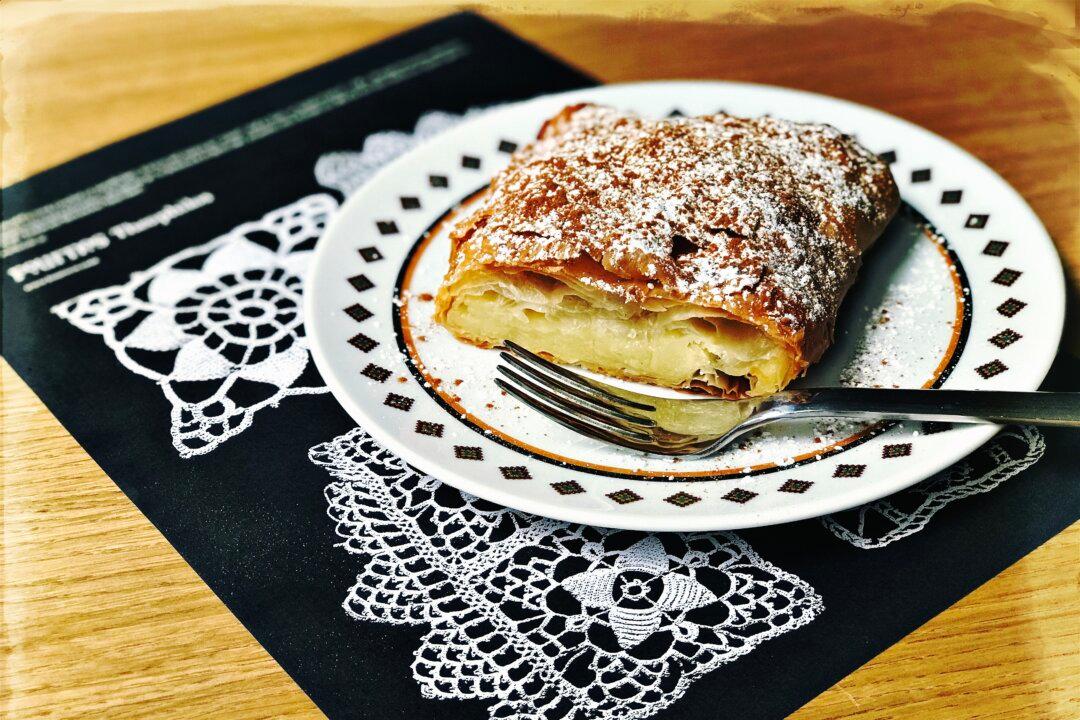 New All-Day Eatery Brings Traditional Greek Cuisine to Midtown Manhattan