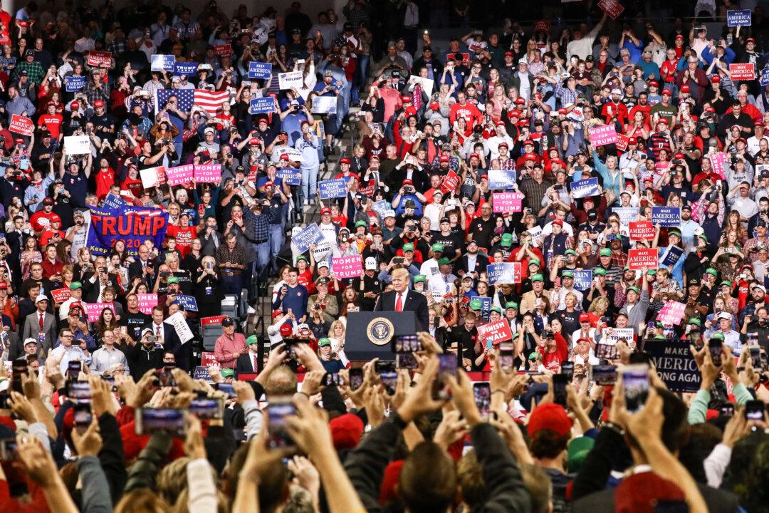 Trump Boosts Ethanol Shift at Iowa Rally, Urges Base to Vote