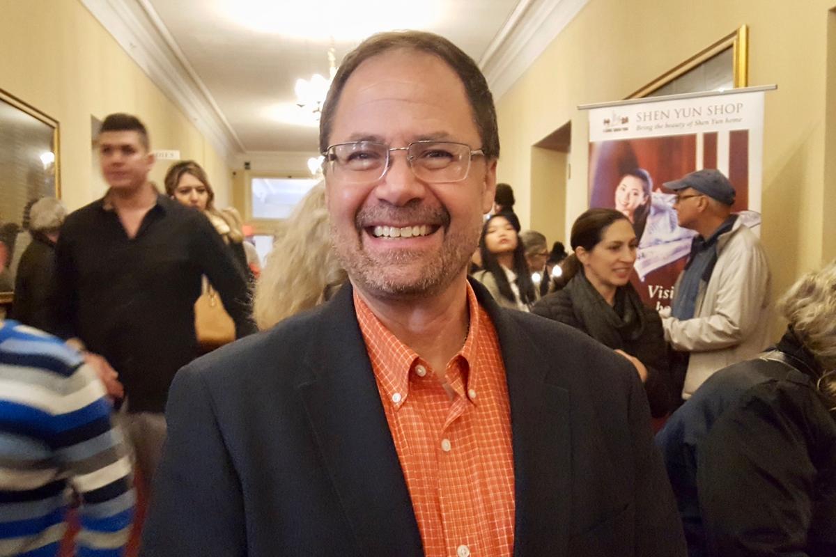 Shen Yun Music Erases the Stress of the Week