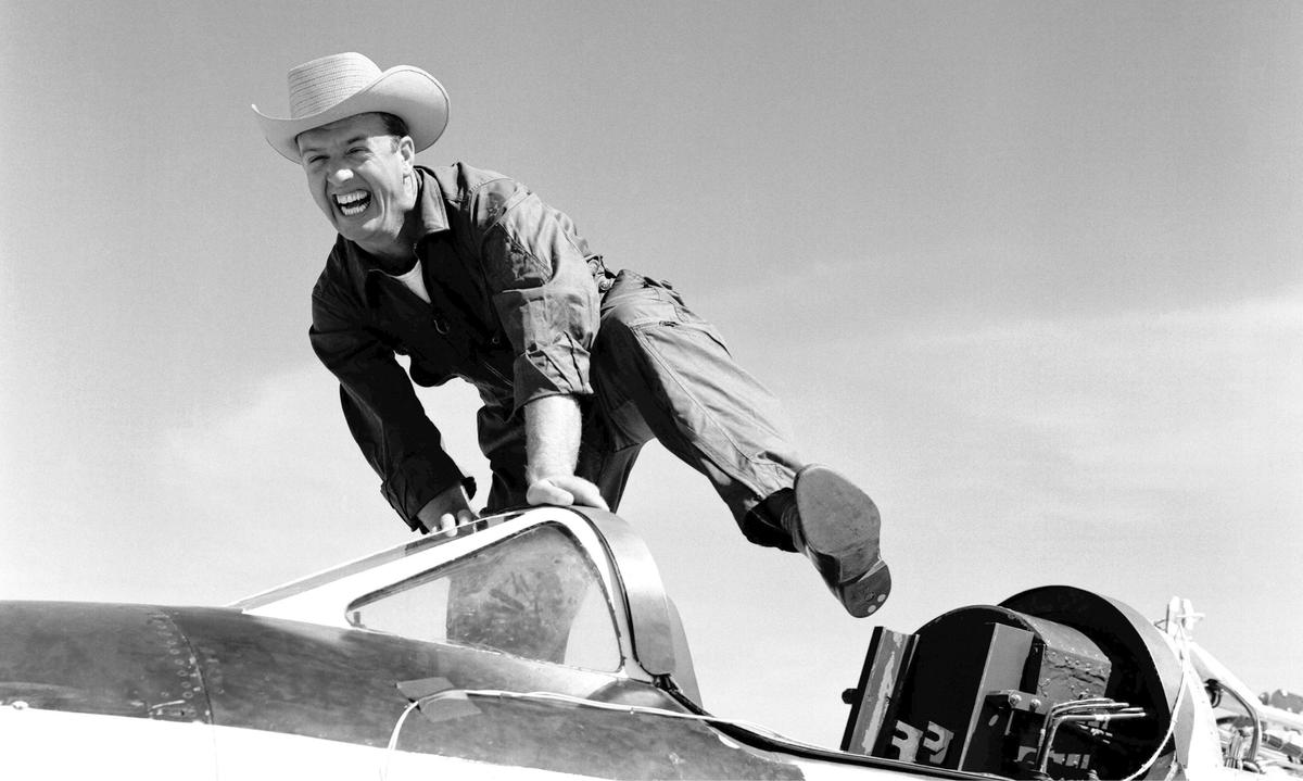 These Beautiful Artsy NASA Photos Were Buried in the Archives