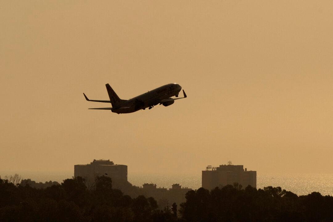 ‘They Proved Their Compassion:’ Crew Praised for Delivering Baby Mid-flight