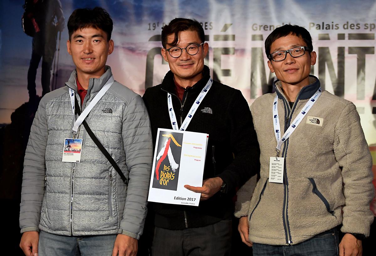 In Wake of Himalayan Climbing Tragedy, Calls Grow for Better Warning Systems