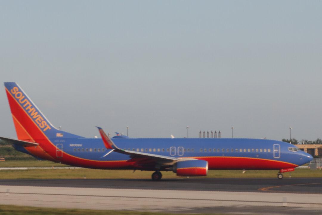 Unwanted Game of ‘Footsies’ on Flight Leads to Emergency Landing