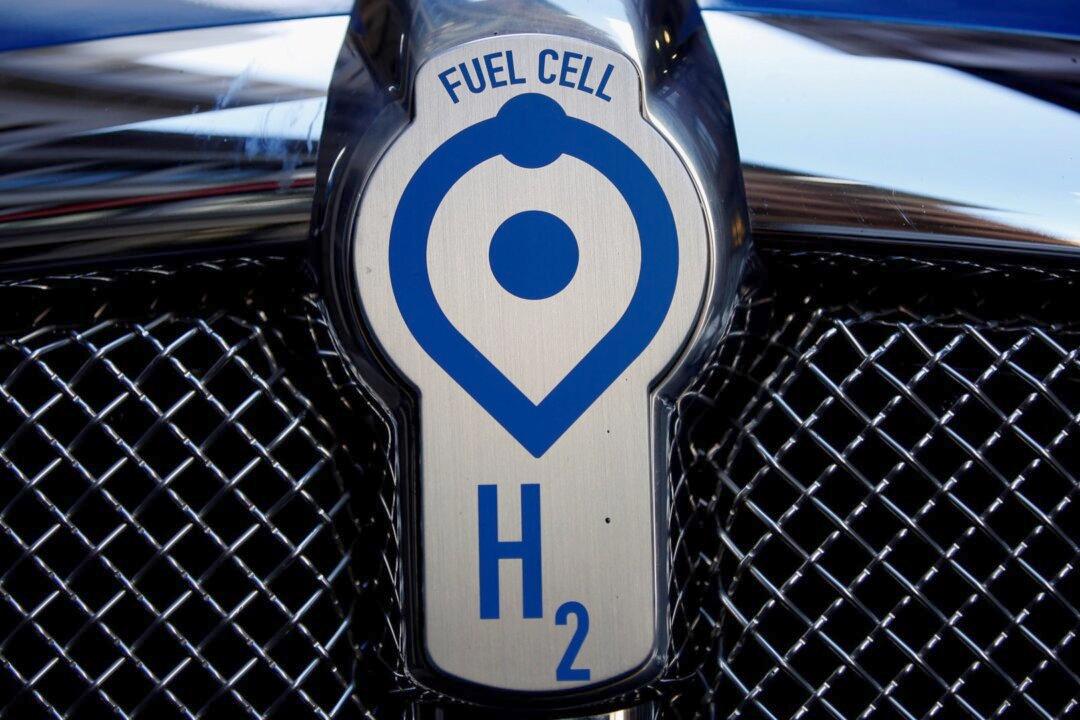 Bipartisan Bills to Promote Hydrogen Power in Maritime, Ground Shipping