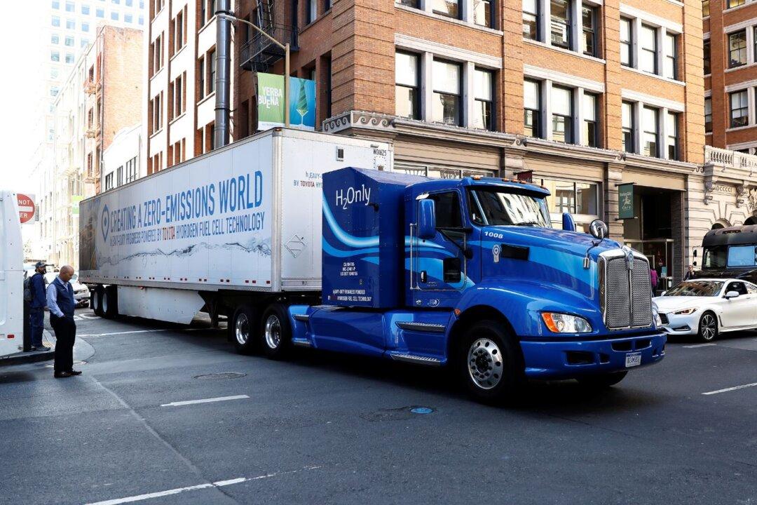Truck Makers Rev up for Rollout of Electric Big Rigs