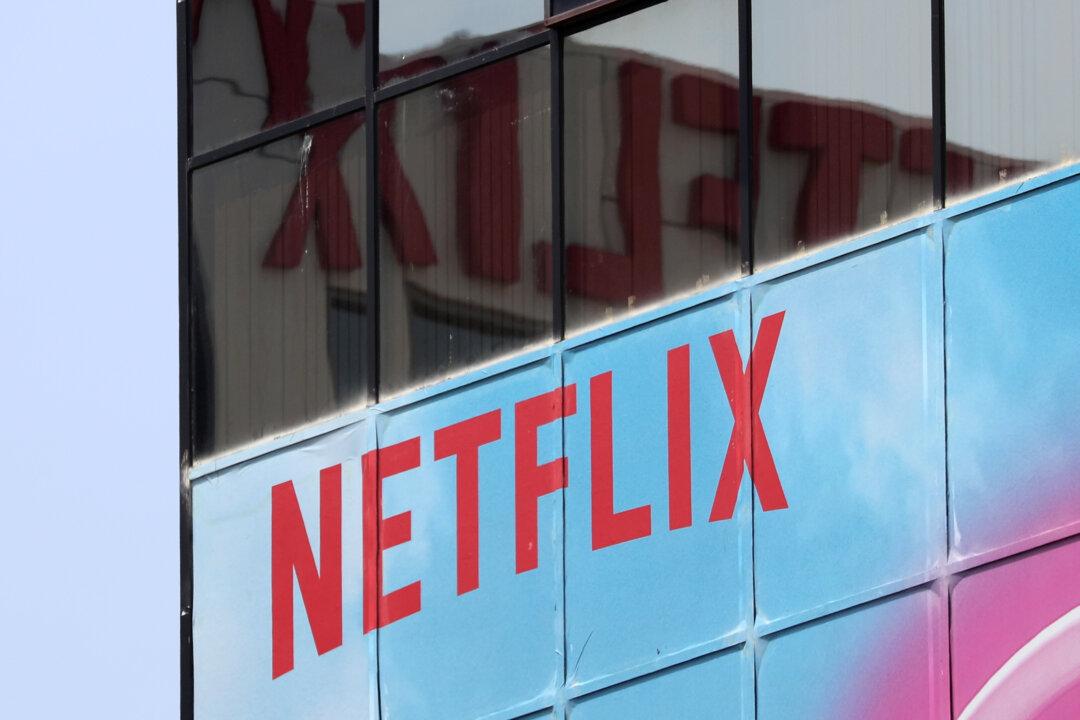 Netflix $2 Billion Debt Issue Adds to Spending Nerves