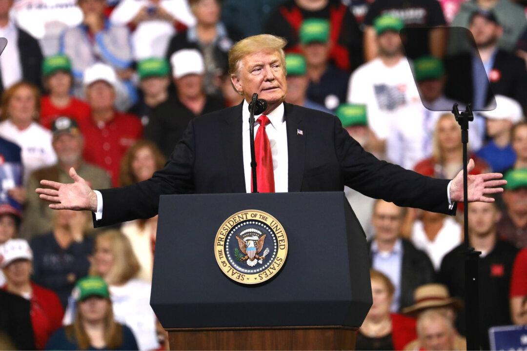 Trump Says Federal Reserve Poses Greatest Risk to US Economy