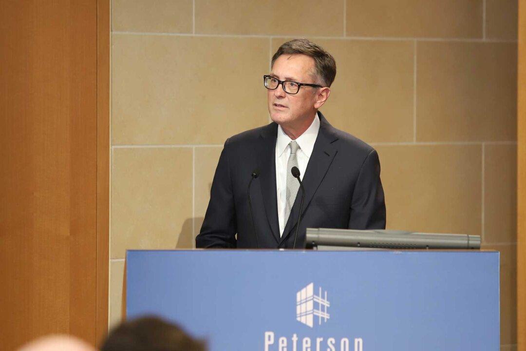 Federal Reserve’s New Vice Chairman Cautiously Backs Further Rate Increases