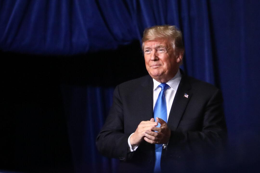 Videos of the Day: Trump to Sign Executive Order Terminating Birthright Citizenship