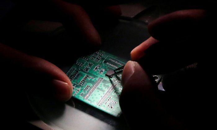 Hundreds of China’s Semiconductor Production Lines Risk Being Delayed or Shelved