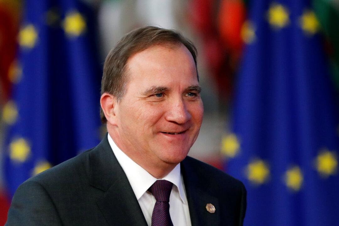 Sweden Closer to Snap Election as Lofven Drops Bid to Form Government