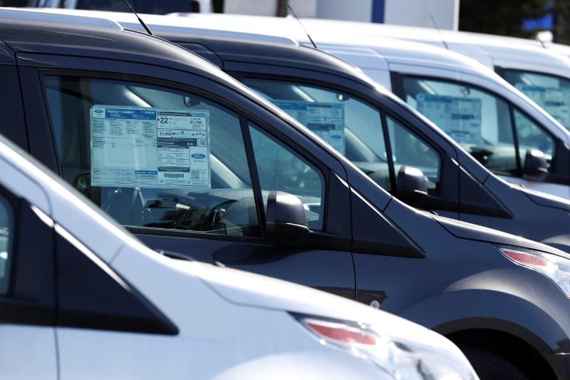 US October Auto Sales Seen Down Slightly: Consultants
