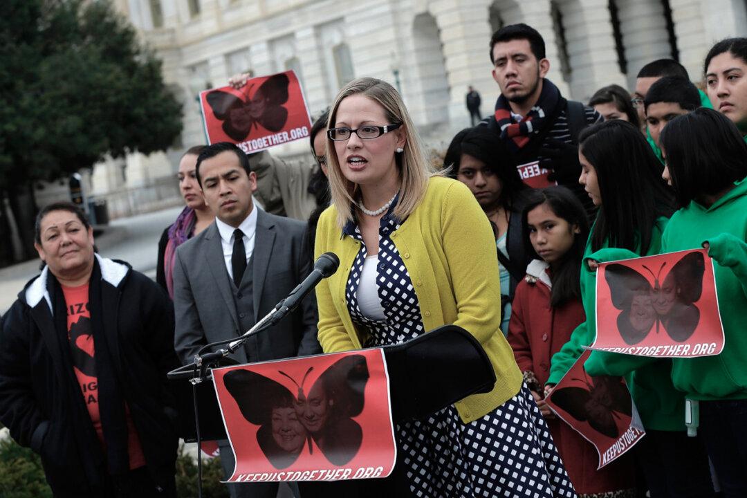 Arizona Senate Candidate Sinema Running as ‘Centrist’ to Capture Moderate Votes, Staff Says