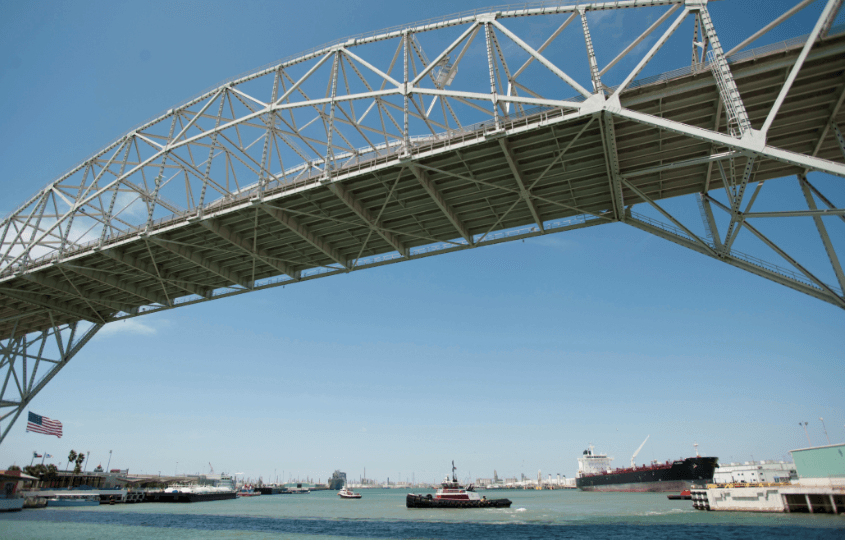 Rising U.S. Crude Output Sparks Race to Build Export Terminals