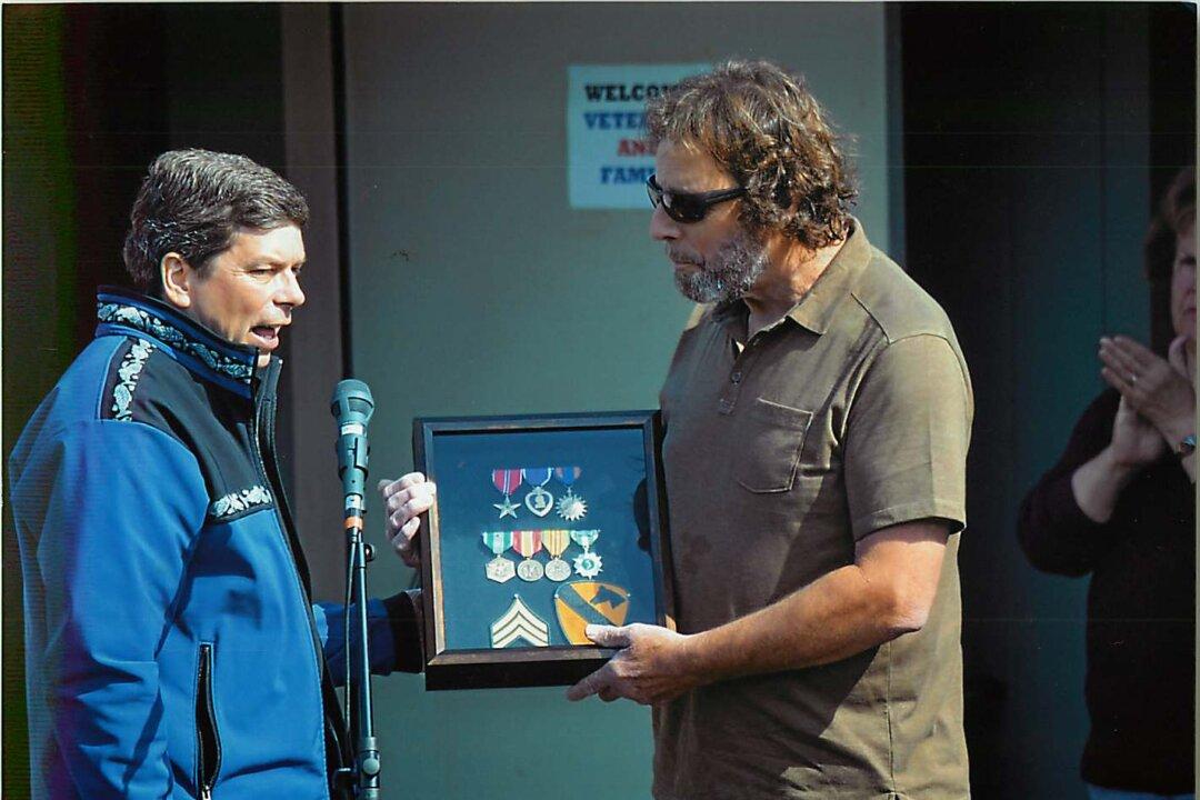 Vietnam Veterans Share Bittersweet Memories as Veterans Day Approaches