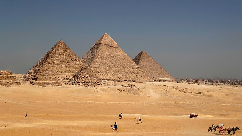 Egyptian Man Climbs Great Pyramid of Giza, Throws Stones at Security Trying to Stop Him