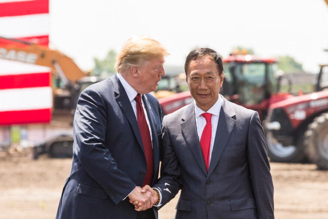 Foxconn Needs to Bring in Asian Workers, Says Harvard Professor