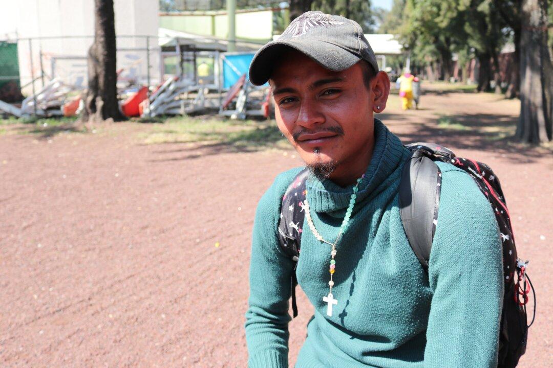 Caravan Migrants Willing to ‘Climb That Wall,’ Claim Asylum to Get Jobs