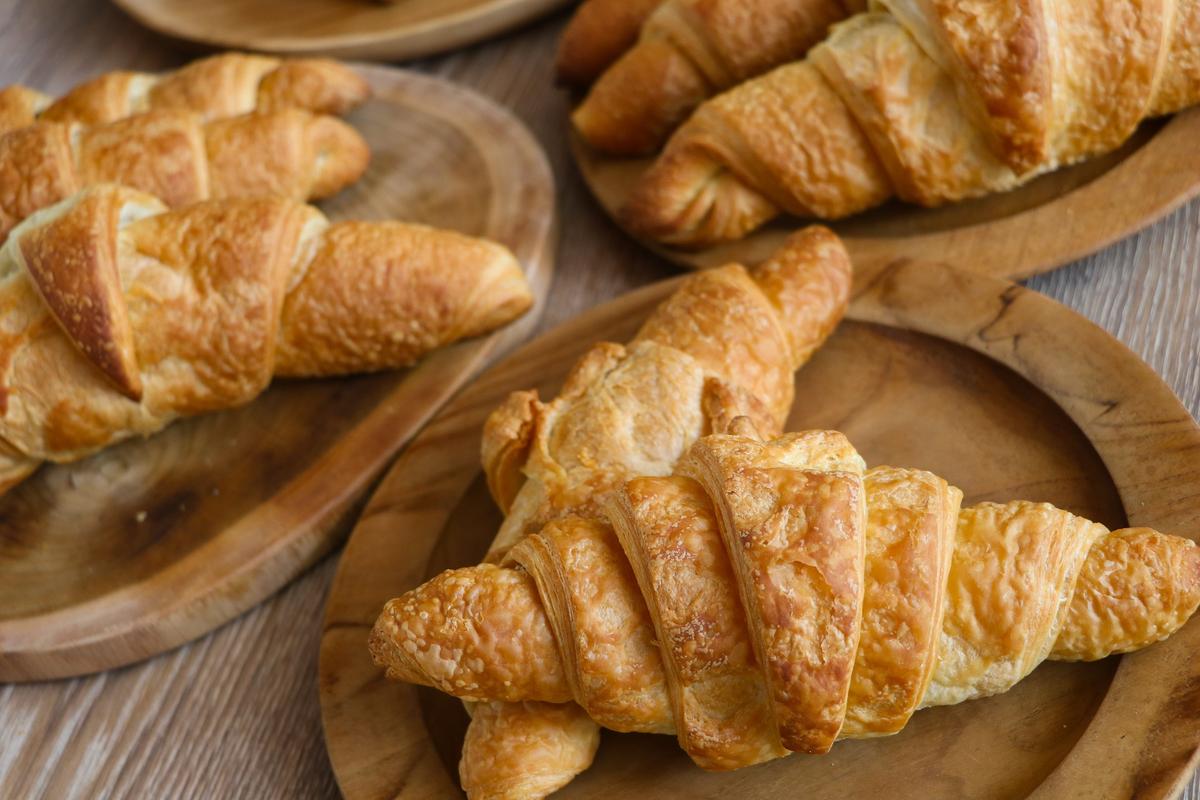 Ex-Pro Boxer Mario Melo Dies at Croissant Eating Contest