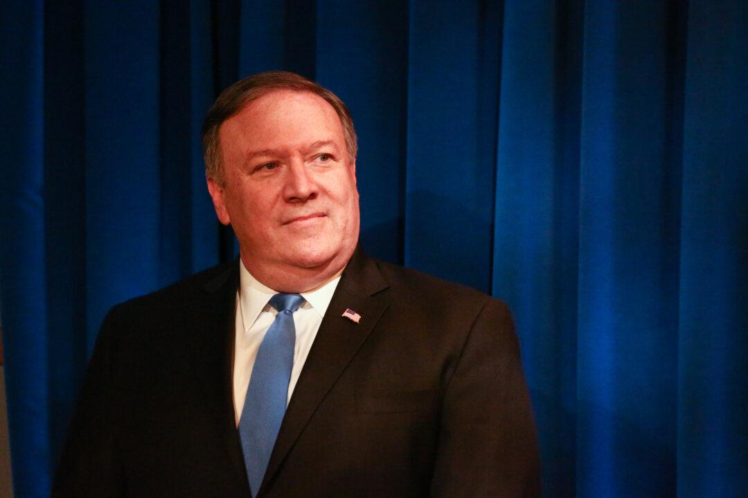 Pompeo Warns Saudi Prince US Will Hold All Accountable for Khashoggi Murder
