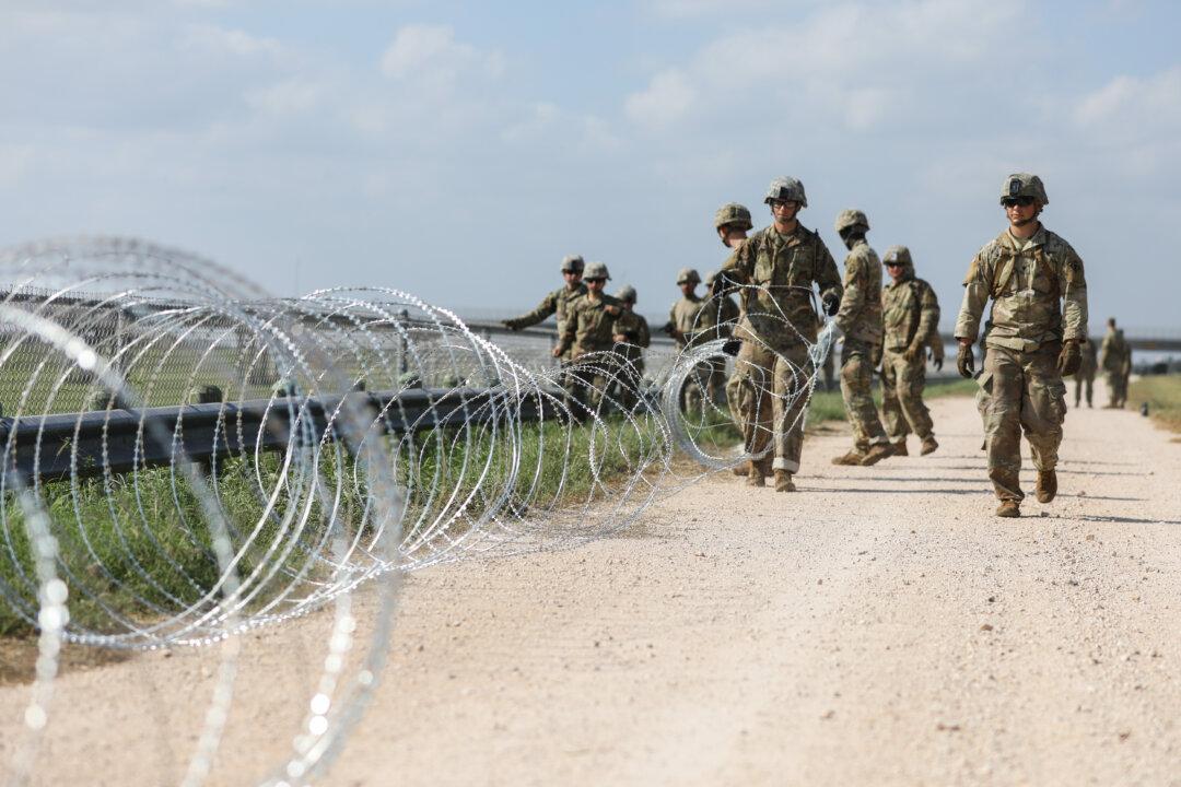 Trump Tries to Plug Asylum Loophole as Caravans Approach