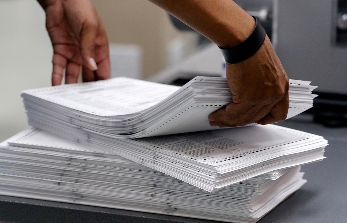 Florida Democrats’ Top Election Lawyer Elias Has Controversial History