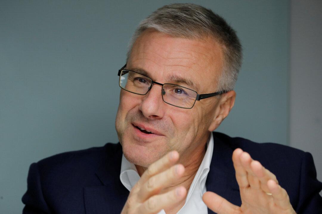 Adecco Chief Calls for Life-Long Learning to Dodge Jobs ‘Time Bomb’