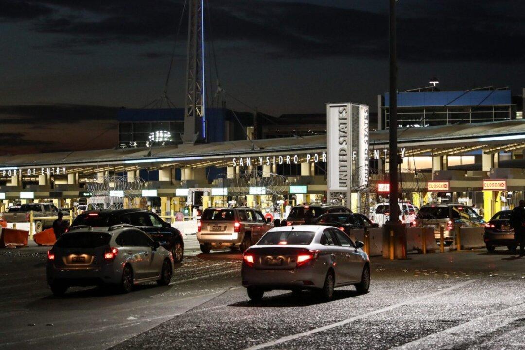 Man in Custody After Trying to Speed Through Mexico Border