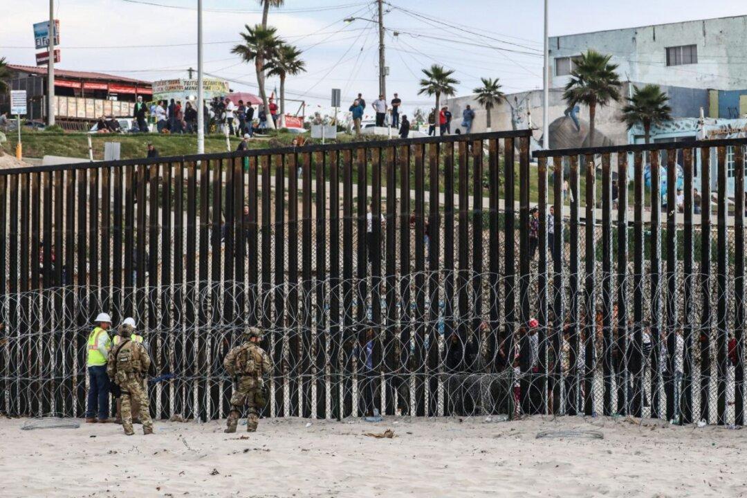 National Guard Soldier Arrested, Charged With Smuggling Illegal Aliens Into United States