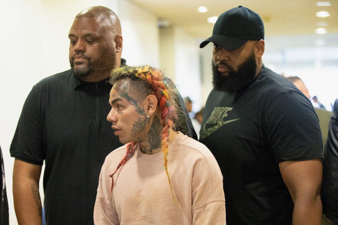 Apologetic Rapper Tekashi 6Ix9ine Gets 45 Days in Prison for Probation Violations
